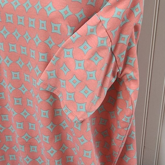 Lularoe hi/lo - Picture 3 of 6